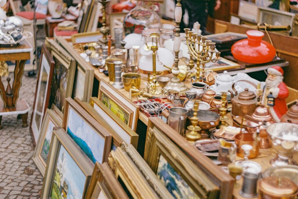 make money at home flipping flea market items